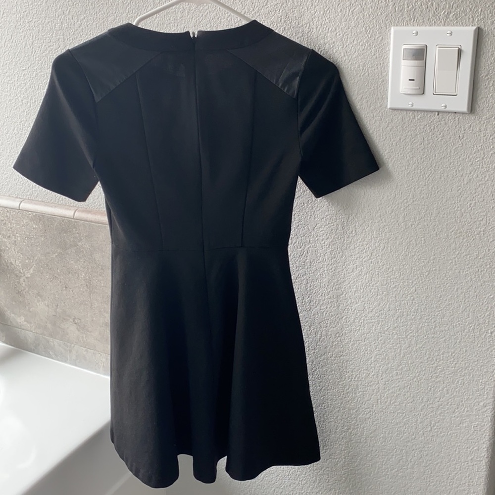 BCBG - Picture 4 of 4